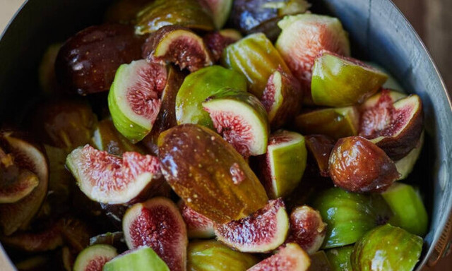 Οι λόγοι για να τρως σύκο και πώς να το καθαρίσεις σωστά