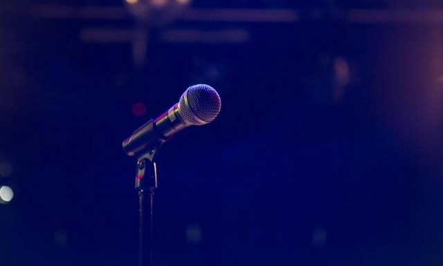 Πέθανε διάσημος τραγουδιστής