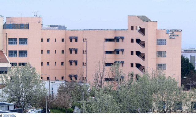 Κορονοϊός - Λάρισα: Διασωληνώθηκε γυναίκα που κόλλησε στον γάμο στον Αμπελώνα