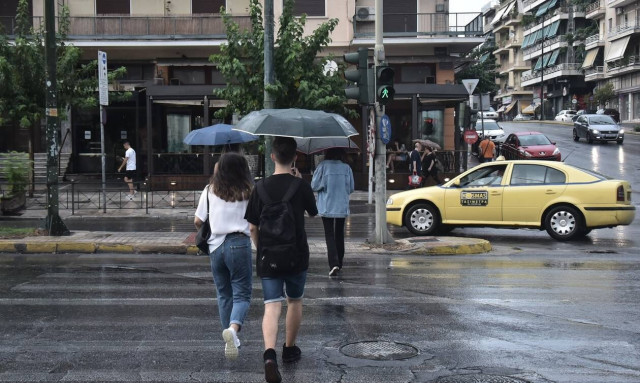 Καιρός: Βροχές και τη Δευτέρα - Δείτε πού θα χτυπήσουν έντονα φαινόμενα