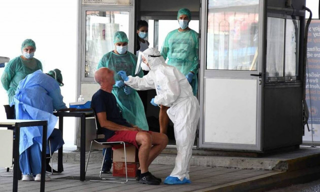 Κορονοϊός: Καλπάζει η πανδημία στην Ελλάδα – Ανησυχία για τον αριθμό των κρoυσμάτων