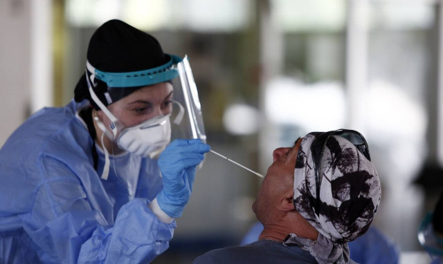 Κορονοϊός: Ούτε στην καραντίνα τόσα κρούσματα – 38 στην Αττική, 50 στη Χαλκιδική