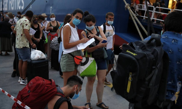 Κορoνοϊός: «Μοντέλο Πόρου» προ των πυλών για την ανακοπή δεύτερου κύματος