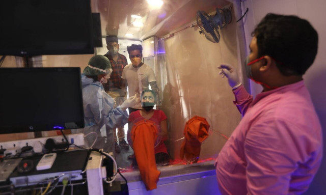 Κορονοϊός: «Μαύρο» ορόσημο – Ξεπέρασαν τα 20 εκατ. τα κρούσματα σε όλο τον κόσμο