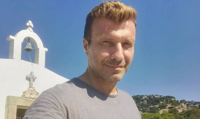 Γιάννης Πλούταρχος: Μαζί με την οικογένειά του σε μία σπάνια φωτογραφία