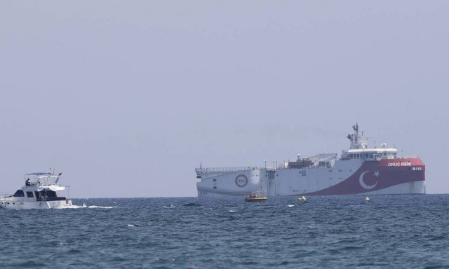 Στην ελληνική υφαλοκρηπίδα το Oruc Reis: Ο χάρτης με την πορεία του σκάφους