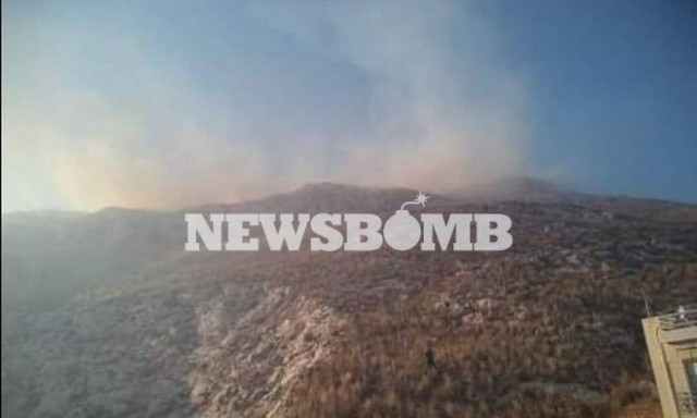 Φωτιά ΤΩΡΑ στη Νίκαια Αττικής