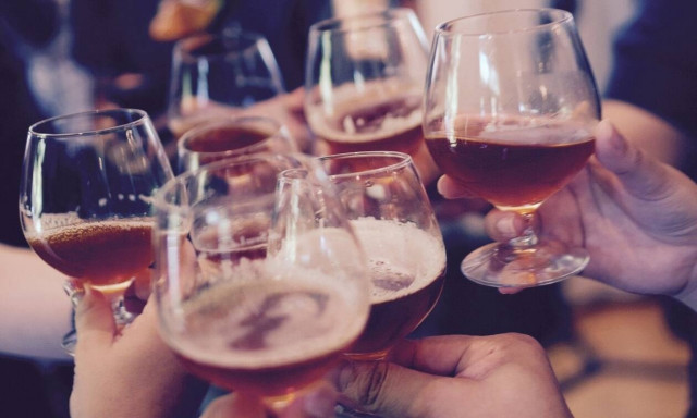 Ωράριο μπαρ - νυχτερινά κέντρα: Αυτά θα είναι τα πρόστιμα σε όσα δεν κλείνουν τα μεσάνυχτα