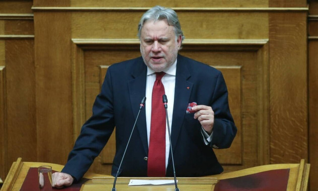 Κατρούγκαλος: Δεν υπερασπίζεσαι τα κυριαρχικά σου δικαιώματα κάνοντας «θόρυβο»