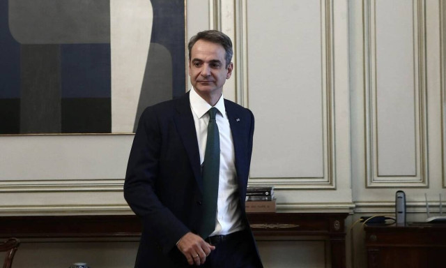 PM Mitsotakis speaks on the phone with KINAL leader Gennimata	