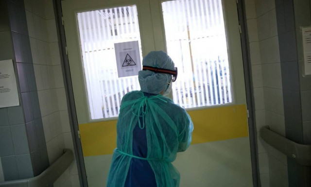 Κορονοϊός: Διασωληνώθηκε 27χρονη γιατρός στο Πανεπιστημιακό νοσοκομείο Λάρισας 