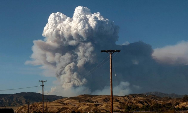 Γιγαντιαία πυρκαγιά στην Καλιφόρνια: Εντολή για απομάκρυνση κατοίκων από 500 σπίτια