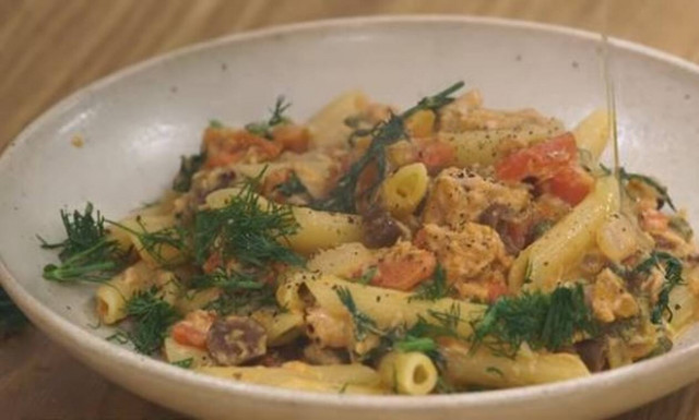 Άκης Πετρετζίκης: Πένες με τόνο