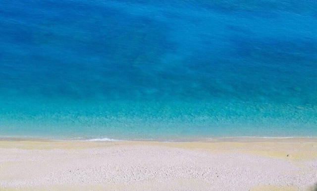 Αυτές είναι οι πιο καθαρές παραλίες στην Αττική - Πού θα πάτε για μπάνιο τον Δεκαπενταύγουστο