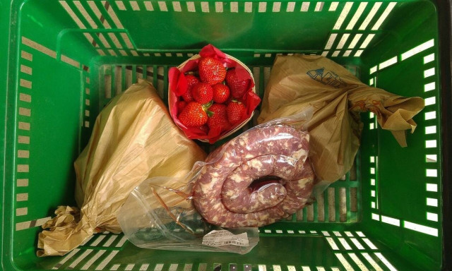 Μεταδίδεται ο κορoνοϊός από τα τρόφιμα; - Τι λέει ο ΠOY