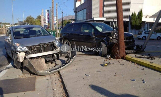 Χανιά: Σφοδρή σύγκρουση οχημάτων στη λεωφόρο Σούδας (pics)