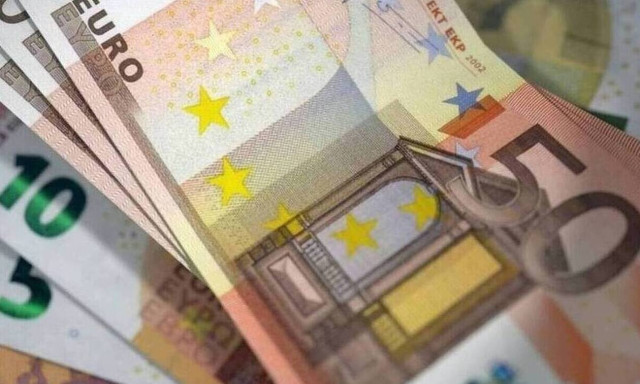 ΟΠΕΚΑ: Ποιοι δικαιούνται το επίδομα των 360 ευρώ - 11 ερωτήσεις και απαντήσεις