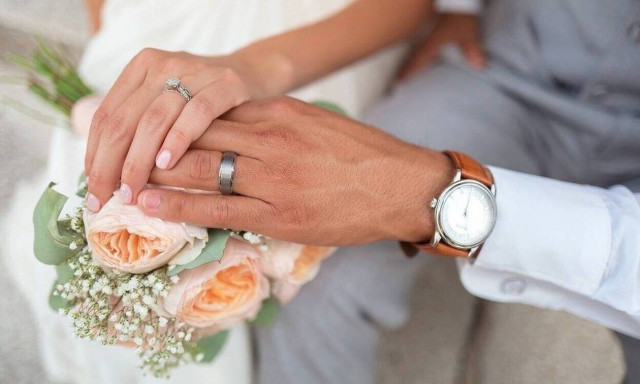 Ρινγκ ο γάμος - Μάνα και κόρη ξεκατινιάστηκαν μπροστά σε όλους!