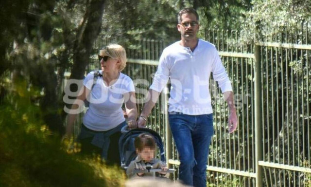 Σπάνιο στιγμιότυπο από τις διακοπές Κοσιώνη-Μπακογιάννη στα Χανιά (pics)