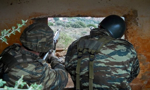 Κορονοϊός: Συναγερμός στο 404 ΓΣΛ - Τρία θετικά κρούσματα