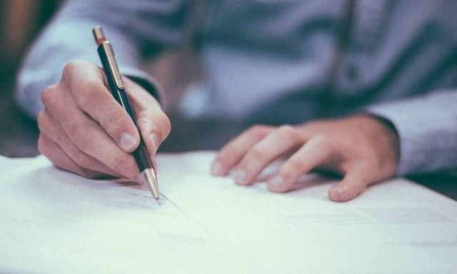 Τηλεργασία: Ποιοι υπάλληλοι θα εργάζονται από το σπίτι έως 31/08