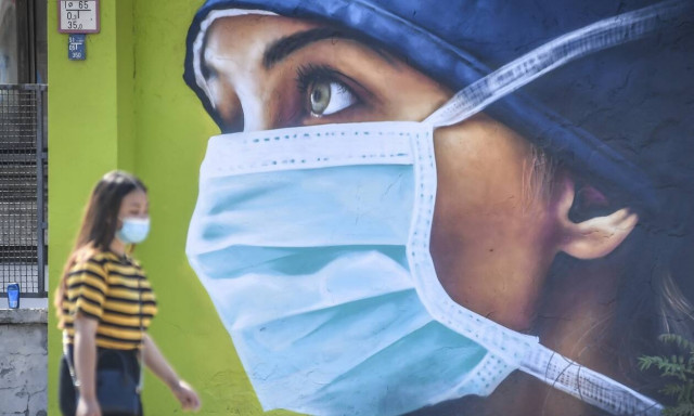 Κορονοϊός: Τα 2.045 κρούσματα του Αυγούστου και η διασπορά έφεραν τα νέα μέτρα