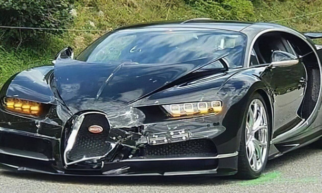 Porsche και Bugatti στο τρακάρισμα των 3,5 εκατομμυρίων ευρώ! (Video)