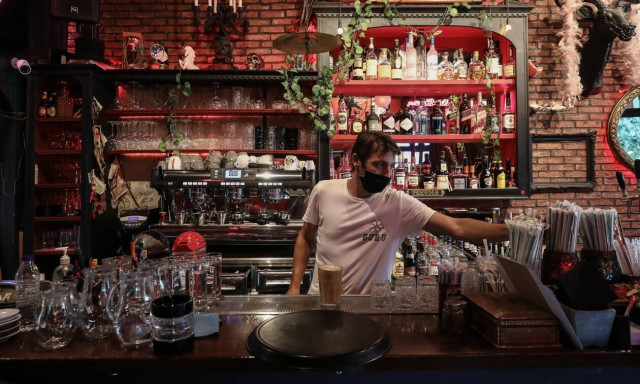 Κορονοϊός: Όλα τα νέα μέτρα σε «κόκκινες» περιοχές που τίθενται σε ισχύ τη Δευτέρα