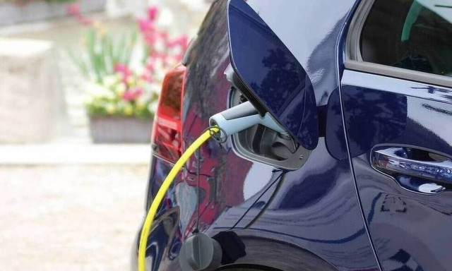 Ηλεκτροκίνηση: Πότε ξεκινούν οι αιτήσεις - Πόσα χρήματα θα πάρετε 