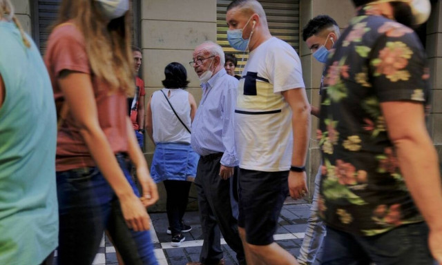 Ισπανία-κορονοϊός: Εκατοντάδες διαδηλωτές κατά της μάσκας στους δρόμους της Μαδρίτης