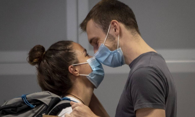 Κορονοϊός - Βατόπουλος: Φοβάμαι ότι θα δούμε κι άλλους νέους διασωληνωμένους