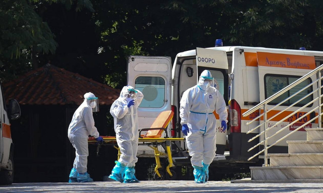 Κορονοϊός: Στο… κόκκινο η Ελλάδα! Θρίλερ με τα «ορφανά» κρούσματα – Πώς θα «μαζευτεί» η κατάσταση;