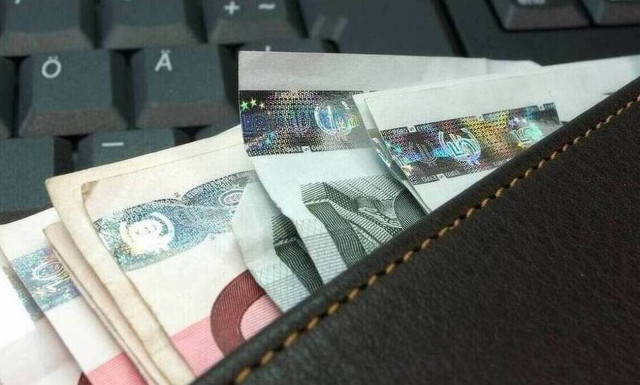 Επίδομα 534 ευρώ: Πότε θα πληρωθούν οι δικαιούχοι και πόσα χρήματα θα πάρουν 