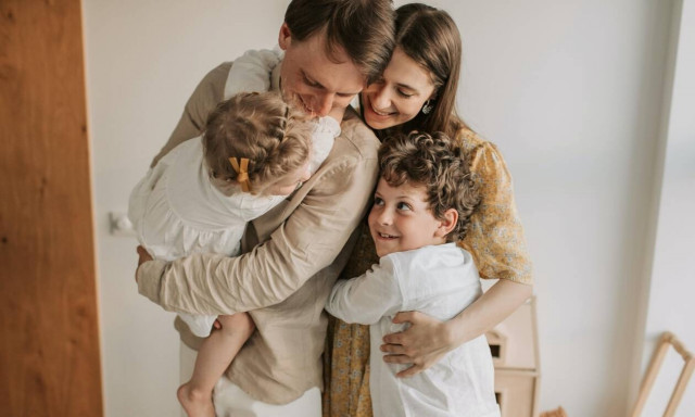 Μην «πνίγετε» τα παιδιά σας