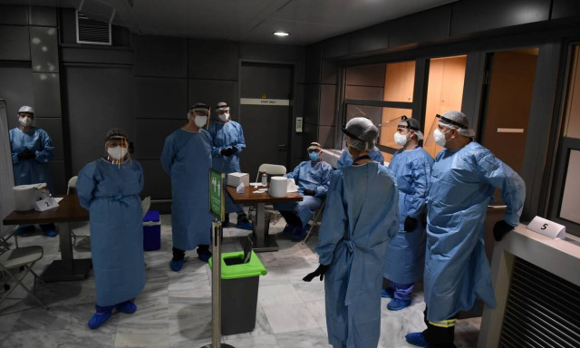 Κορονοϊός: Σε αυτές τις περιοχές της Ελλάδας εντοπίστηκαν τα 150 νέα κρούσματα σήμερα (17/08)