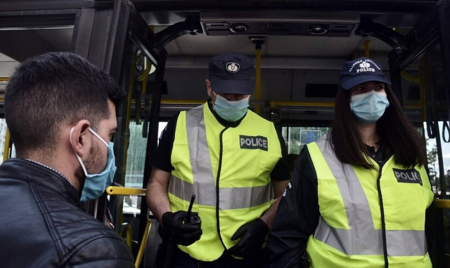 Κορονοϊός: Έξι αστυνομικοί θετικοί στον ιό στη Θεσσαλονίκη – 60 σε καραντίνα