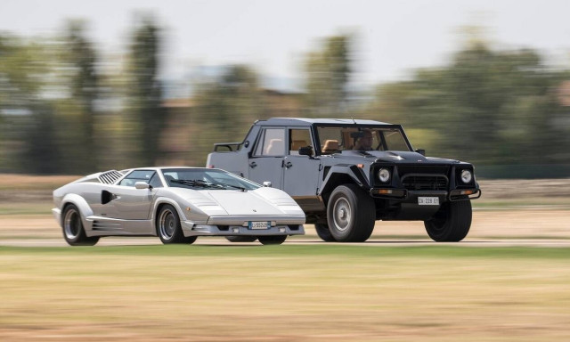 To θηριώδες LM 002 είναι το πρώτο τζιπ της Lamborghini και έχει τον κινητήρα της Countach