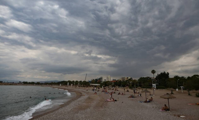 Καιρός: Άστατος και σήμερα με βροχές και καταιγίδες - Πού και πότε θα βρέξει