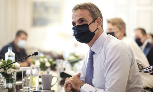 Ο κορονοϊός «χτυπάει» την οικονομία: Νέα μέτρα θα ανακοινώσει ο Μητσοτάκης