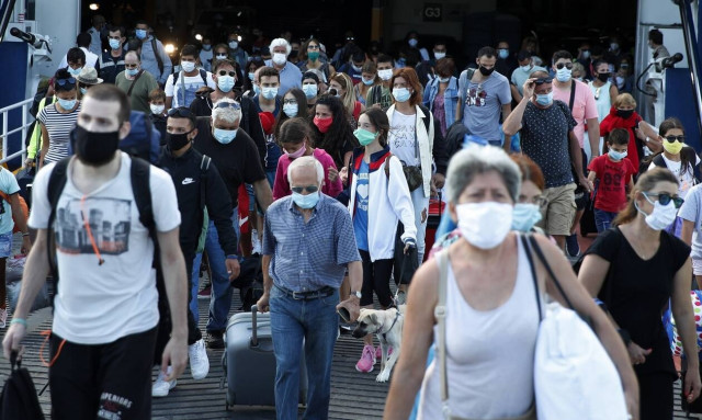 Κορονοϊός: Γέμισε όλη η Ελλάδα - Σε Αθήνα και Θεσσαλονίκη τα 157 από τα 269 κρούσματα