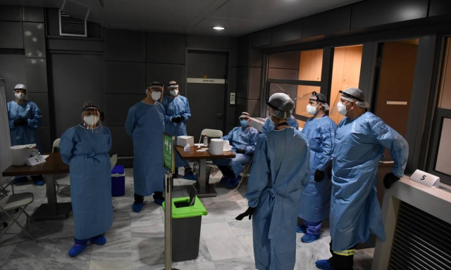 Greece records 217 new coronavirus infections, 2 deaths since Sat. 