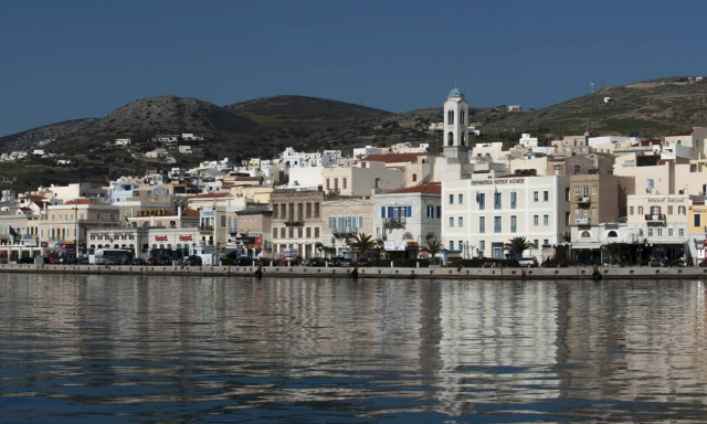 Κορονοϊός - Συναγερμός στη Σύρο: Δημοτικός υπάλληλος νόσησε στην άδειά του