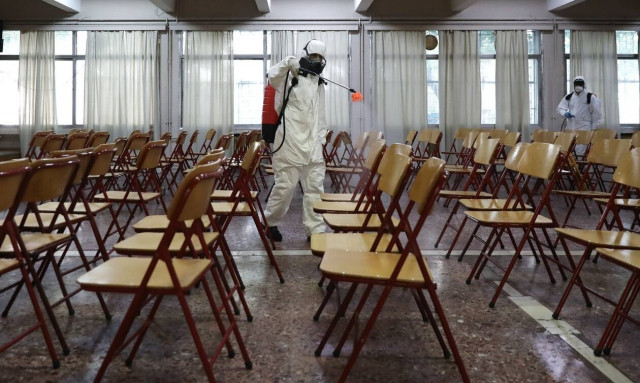 Σχολεία - Αποκάλυψη Κεραμέως για τις μάσκες: Πού θα πρέπει να τις φορούν οι μαθητές