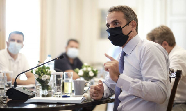 Κορονοϊός: Σε συναγερμό η κυβέρνηση – Τηλεδιάσκεψη και νέα μέτρα στον ορίζοντα