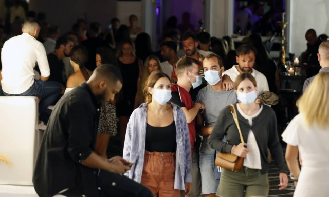 Κορονοϊός: Νέες αποκαλύψεις για το πάρτι της Μυκόνου - Τα ναρκωτικά και το «σπάσιμο» της καραντίνας