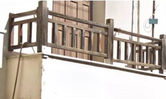 Σοκ στον Βόλο: 6χρονος κρεμόταν από μπαλκόνι σπιτιού