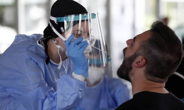 Κορονοϊός: Νέο αρνητικό ρεκόρ - Πού οφείλονται τα περιστατικά των διασωληνωμένων νέων 