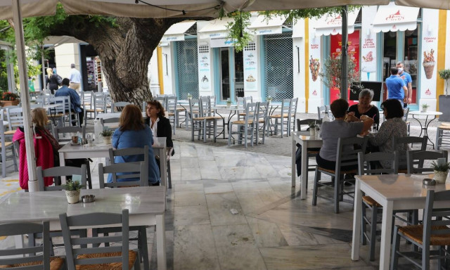 Κορονοϊός: Έρχονται μέτρα 5,5 δισ. ευρώ - Πώς θα στηριχθούν εργαζόμενοι και επιχειρήσεις