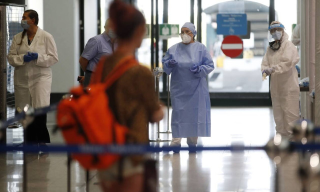 Κορονοϊός: Μεγαλώνει η λίστα των νεκρών στην Ελλάδα - 242 τα θύματα της πανδημίας