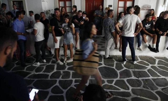 Κορονοϊός - Μύκονος: Τι κατέθεσε το ζευγάρι που πήγε στο κορονο-πάρτι με τα ναρκωτικά